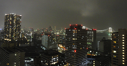 夜景を重ね合わせたコントラスト